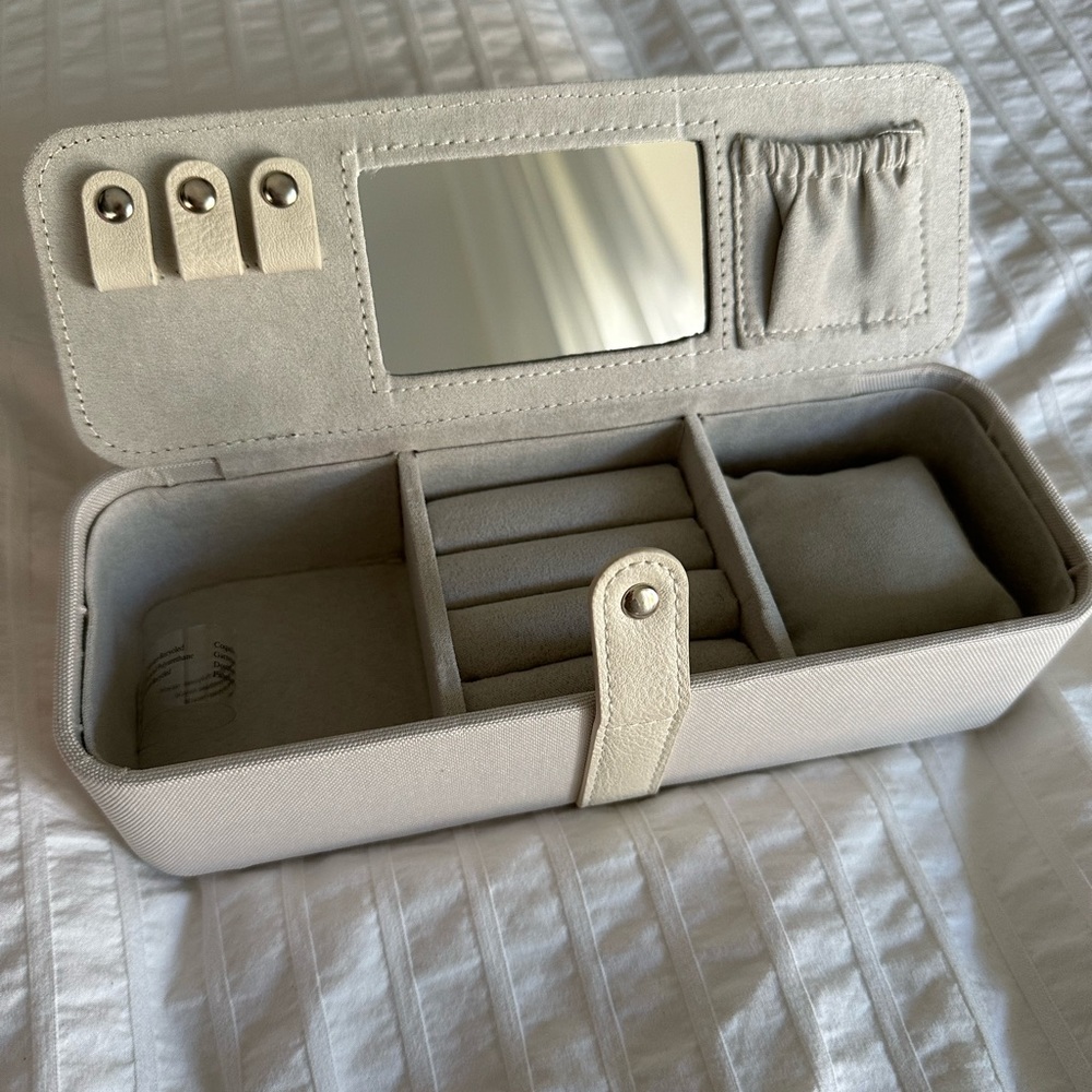 BEIS Travel jewelry case
